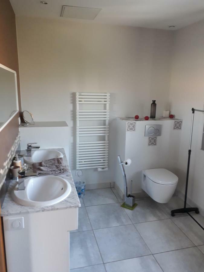 Guest House Domaine Des Grouilleres Saint-Clair-du-Rhone Luaran gambar